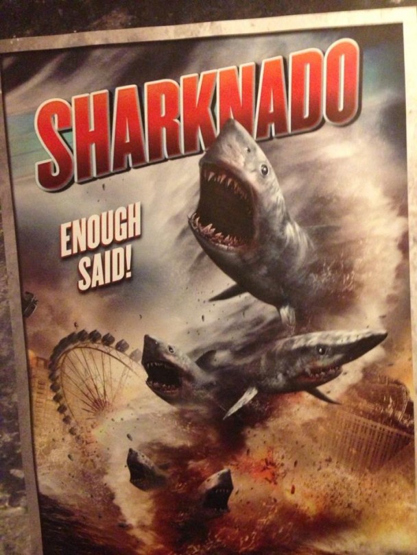 Un tornado... di squali!